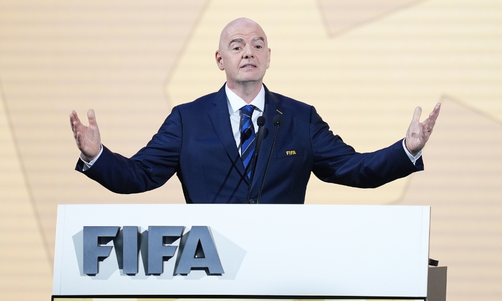 他不仅在前 他不仅在前